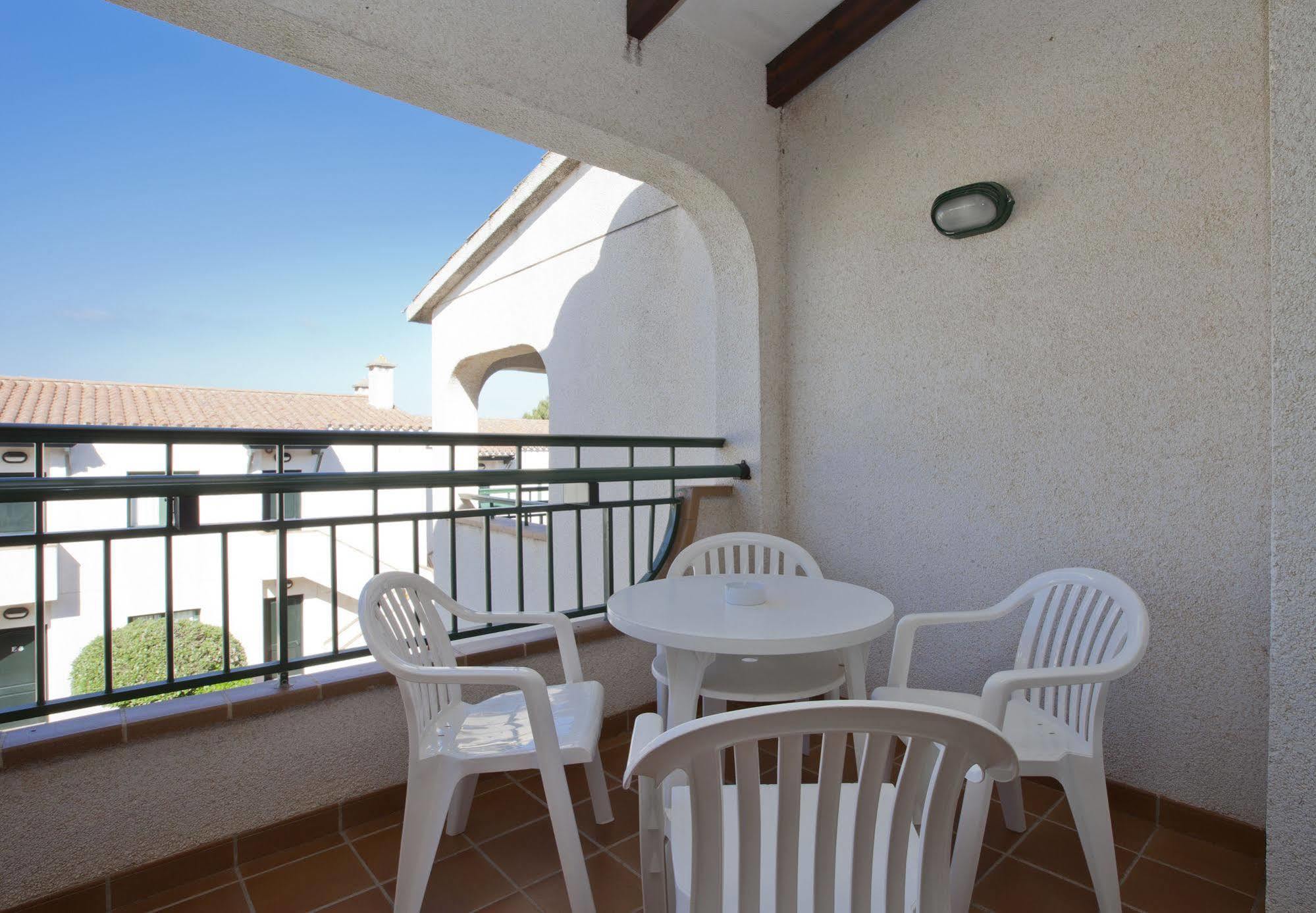 Son Bou Apartments Exterior photo